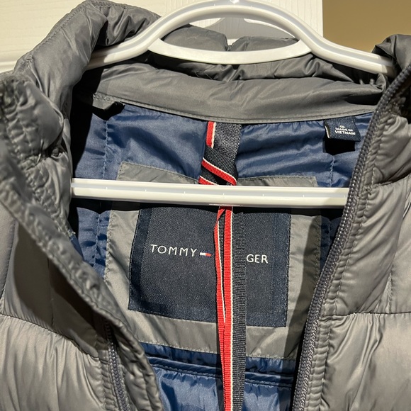 Tommy Hilfiger men’s light weight down  packable puffer jacket - Picture 5 of 10